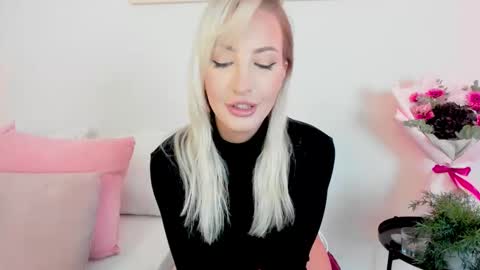 Lilou  online show from 4, 11, 2025