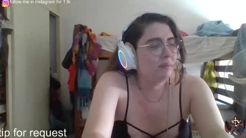 lilsuccubusvicky online show from 20, 1, 2025