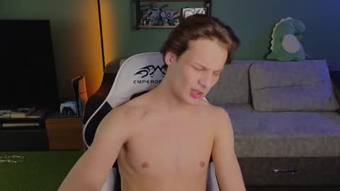 Snapshot of lilteddyboy chatting on 24, 10, 2025 lilteddyboy online show from 24, 10, 2025