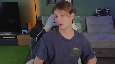 Snapshot of lilteddyboy chatting on 25, 10, 2025 lilteddyboy online show from 25, 10, 2025