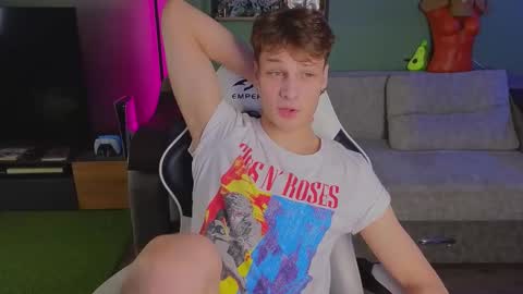 Snapshot of lilteddyboy chatting on 5, 11, 2025 lilteddyboy online show from 5, 11, 2025