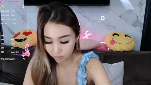 Snapshot of lilulilee chatting on 6, 3, 2025 Lily online show from 6, 3, 2025