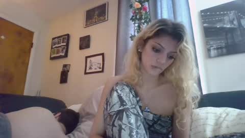 Snapshot of lilvioletxxx chatting on 12, 7, 2026 Little Violet online show from 12, 7, 2026