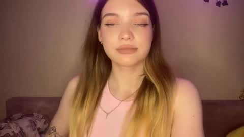 Snapshot of lily__moon_ chatting on 13, 4, 2026 Lily online show from 13, 4, 2026
