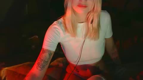 Snapshot of lily_angel777 chatting on 14, 1, 2026 lily_angel777 online show from 14, 1, 2026