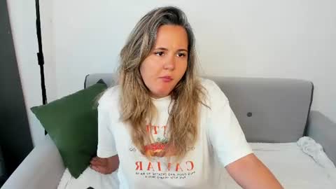 Lily online show from 10, 6, 2026