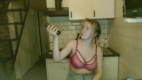 Lily dollyx online show from 30, 9, 2025