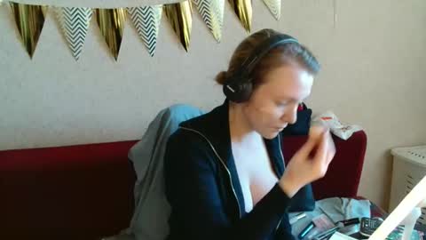 Lily dollyx online show from 14, 2, 2026