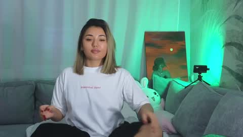 Lily online show from 19, 1, 2025