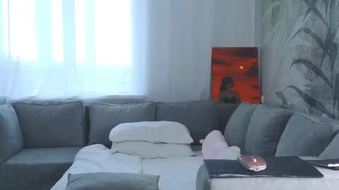 Lily online show from 15, 2, 2025