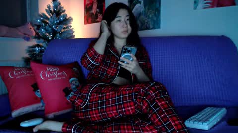 Lily Litle online show from 15, 12, 2024