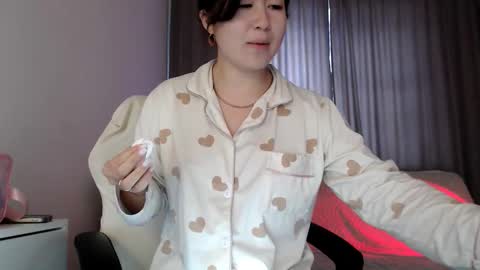 Snapshot of lily_litle chatting on 17, 10, 2025 Lily Litle online show from 17, 10, 2025