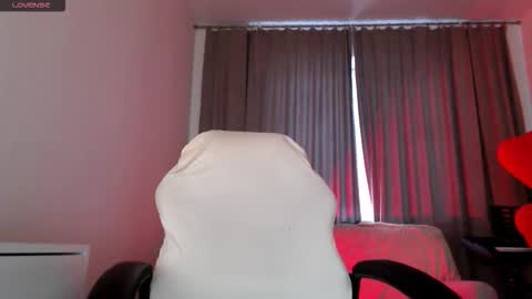 Snapshot of lily_litle chatting on 27, 2, 2026 Lily Litle online show from 27, 2, 2026