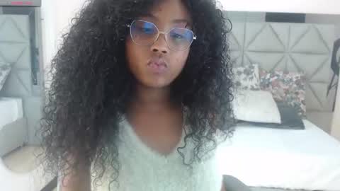 lily_mendoza online show from 10, 6, 2026