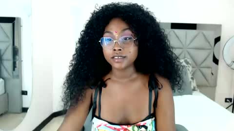 lily_mendoza online show from 8, 7, 2026