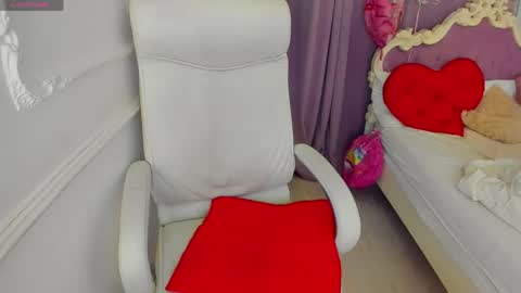 Lily online show from 30, 4, 2026