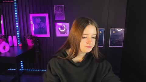 Snapshot of lily_moonlight chatting on 12, 12, 2024 Lily online show from 12, 12, 2024
