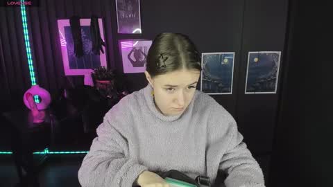 Snapshot of lily_moonlight chatting on 21, 12, 2024 Lily online show from 21, 12, 2024