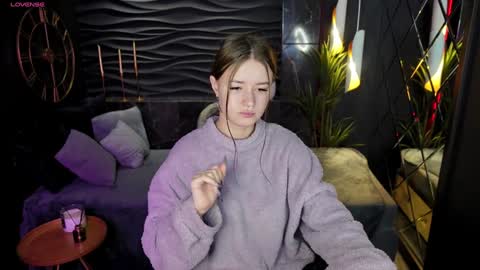 Snapshot of lily_moonlight chatting on 26, 12, 2024 Lily online show from 26, 12, 2024