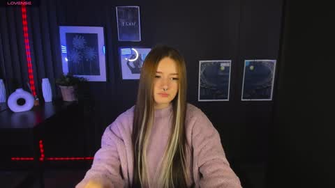 Snapshot of lily_moonlight chatting on 30, 12, 2024 Lily online show from 30, 12, 2024