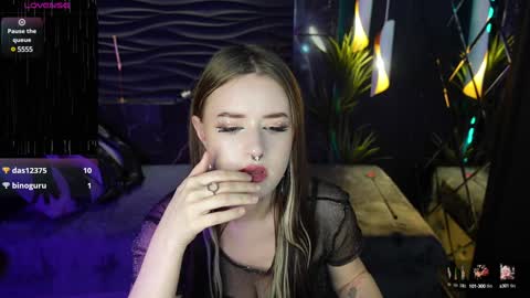 Snapshot of lily_moonlight chatting on 15, 1, 2025 Lily online show from 15, 1, 2025