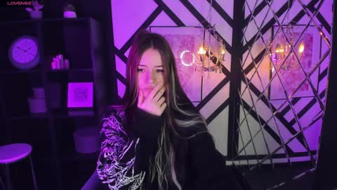 Snapshot of lily_moonlight chatting on 23, 1, 2025 Lily online show from 23, 1, 2025