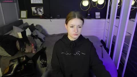 Snapshot of lily_moonlight chatting on 6, 3, 2025 Lily online show from 6, 3, 2025