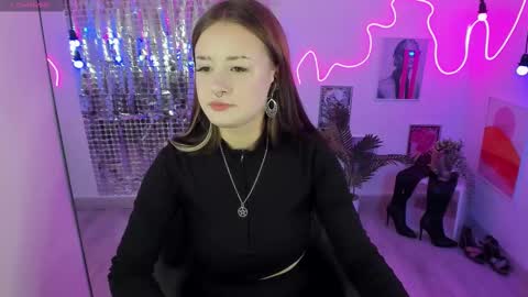 Snapshot of lily_moonlight chatting on 7, 3, 2025 Lily online show from 7, 3, 2025