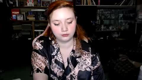 Snapshot of lily_shamy chatting on 9, 10, 2025 Alice online show from 9, 10, 2025