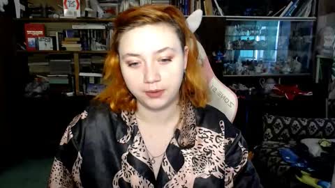 Snapshot of lily_shamy chatting on 16, 10, 2025 Alice online show from 16, 10, 2025