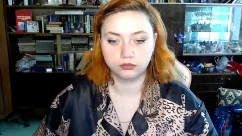 Snapshot of lily_shamy chatting on 21, 10, 2025 Alice online show from 21, 10, 2025