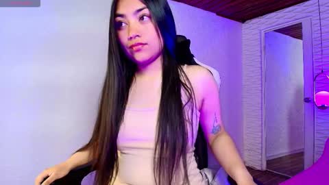 lily_waist online show from 16, 9, 2025