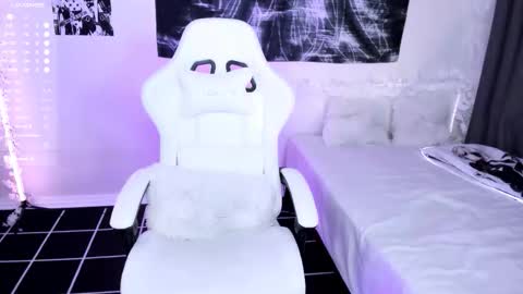 Lily online show from 12, 1, 2026