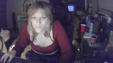 Snapshot of lilybvixen chatting on 6, 10, 2025 lilybvixen online show from 6, 10, 2025