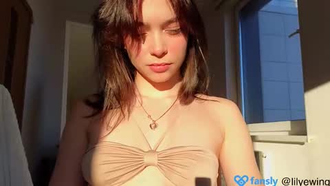 Lily   online show from 20, 2, 2025