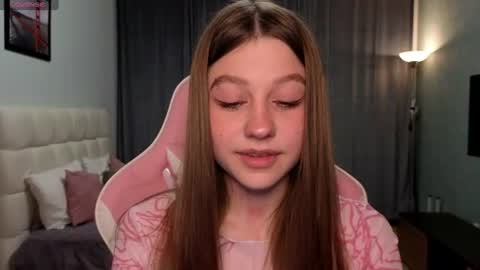 Lily online show from 19, 6, 2026