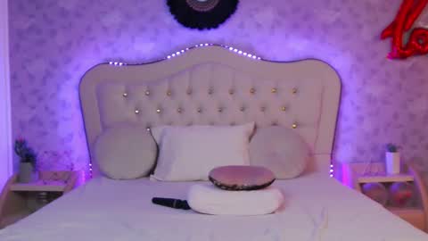      online show from 15, 2, 2025