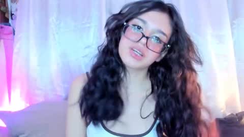 Snapshot of lilyskinny27 chatting on 2, 3, 2025 lilyskinny27 online show from 2, 3, 2025