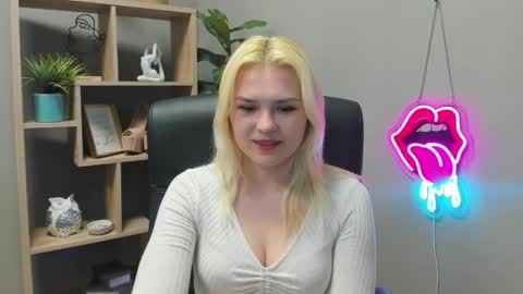 Lily online show from 6, 5, 2026