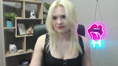 Lily online show from 8, 5, 2026
