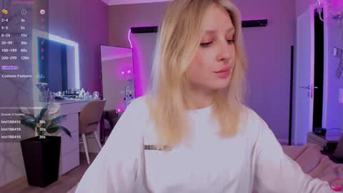 Lily online show from 8, 2, 2025