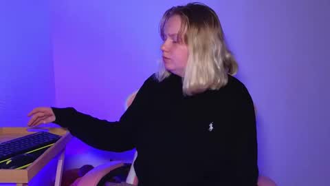 lime cat online show from 28, 9, 2025