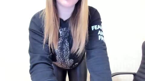 Snapshot of limebabykristi123 chatting on 18, 1, 2025 online show from 18, 1, 2025