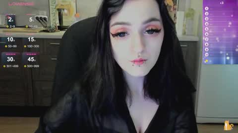 Snapshot of lina__tyan chatting on 23, 9, 2025 Linayou can find me here when the main goal is completed and Im just bored online show from 23, 9, 2025