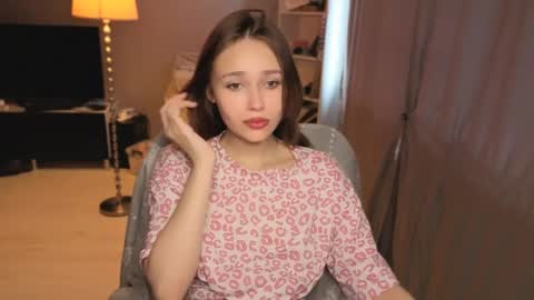 Scarlet online show from 19, 5, 2026