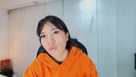  Lina Bedoya  online show from 18, 12, 2025