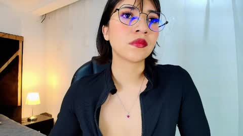  Lina Bedoya  online show from 11, 5, 2026