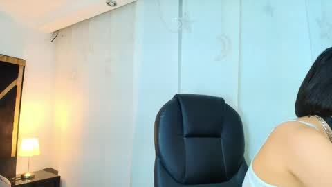  Lina Bedoya  online show from 22, 5, 2026