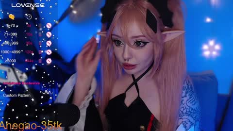 Hey im Lina Ur cosplay waifu  online show from 23, 1, 2025