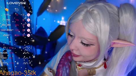 Hey im Lina Ur cosplay waifu  online show from 30, 1, 2025